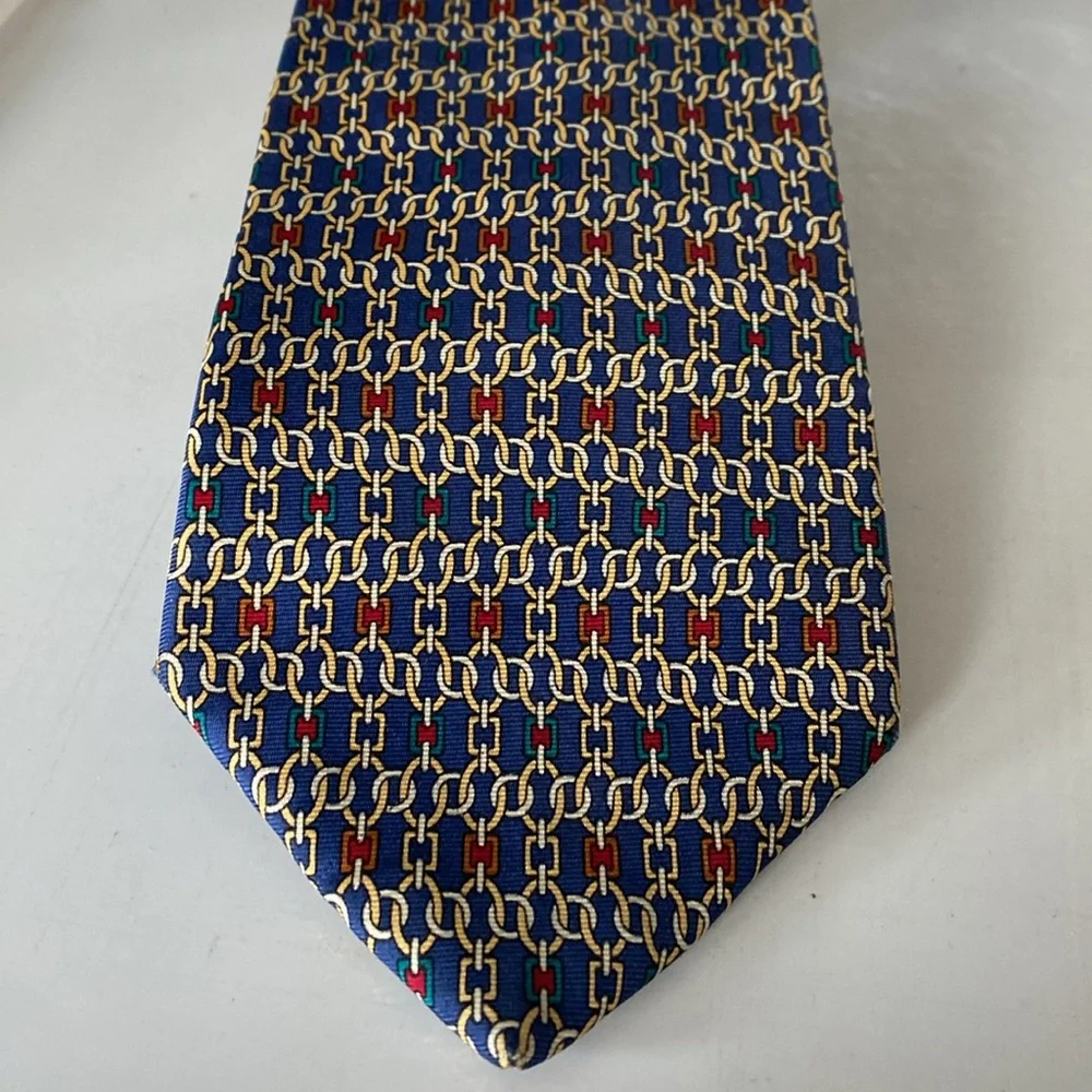 Brooks Brothers Makers Silk Navy Blue Gold Link Tie. Made in USA